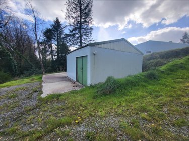 Bien agricole a vendre Poullaouen 29246 Finistère  157500 euros