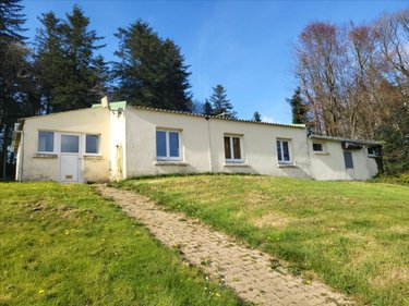 Bien agricole a vendre Poullaouen 29246 Finistère  157500 euros