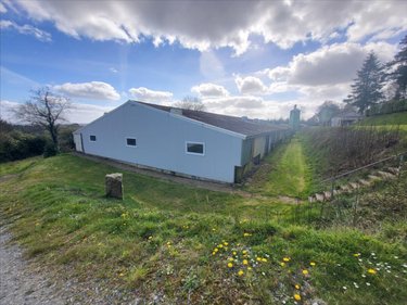 Bien agricole a vendre Poullaouen 29246 Finistère  157500 euros