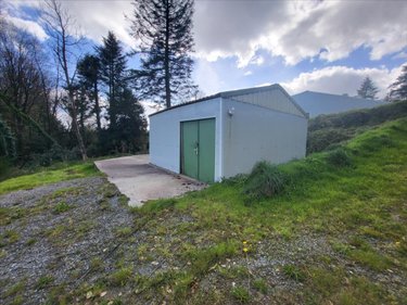 Bien agricole a vendre Poullaouen 29246 Finistère  157500 euros
