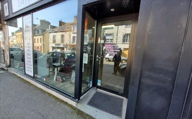 Location fonds et murs commerciaux Carhaix-Plouguer 29270 Finistère 70 m2  680 euros