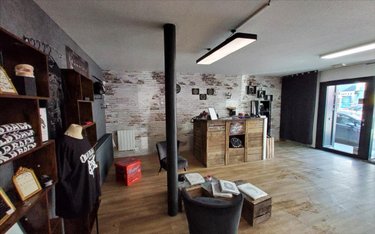 Location fonds et murs commerciaux Carhaix-Plouguer 29270 Finistère 70 m2  680 euros