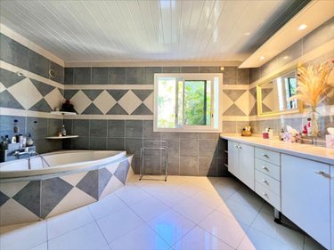 Maison a vendre La-Riviere 97421 Réunion 164 m2 7 pièces 495000 euros
