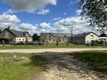 Maison a vendre Seiches-sur-le-Loir 49140 Maine-et-Loire 220 m2 8 pièces 798000 euros