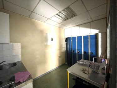 Fonds et murs commerciaux a vendre Roubaix 59100 Nord 290 m2  158500 euros