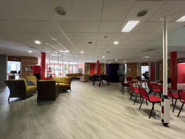 Fonds et murs commerciaux a vendre Laon 02000 Aisne 860 m2  999000 euros