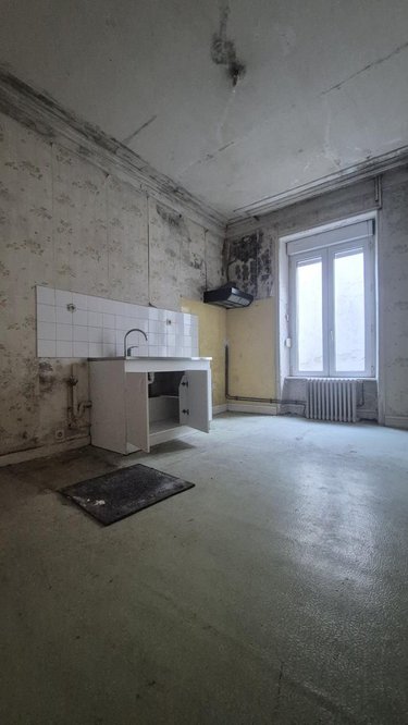 Appartement a vendre Landivisiau 29400 Finistère 145 m2 5 pièces 99900 euros