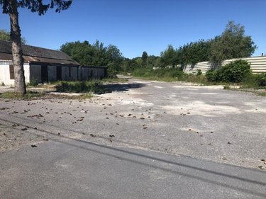 Fonds et murs commerciaux a vendre Busigny 59137 Nord 780 m2  209600 euros