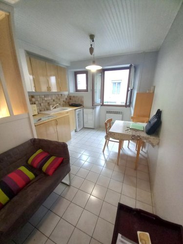 Location appartement Saint-Chély-d'Apcher 48200 Lozère 25 m2  360 euros