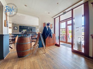 Fonds et murs commerciaux a vendre Trégunc 29910 Finistère 313 m2  624000 euros