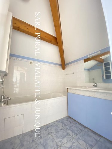 Location appartement Ambérieu-en-Bugey 01500 Ain 84 m2 4 pièces 1166 euros