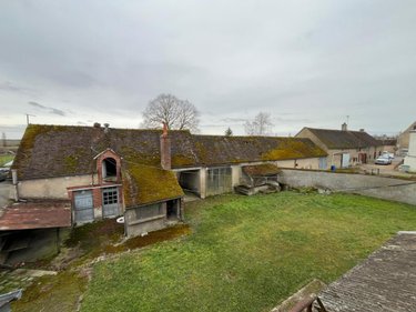 Immeuble a vendre Corquilleroy 45120 Loiret 790 m2  262000 euros
