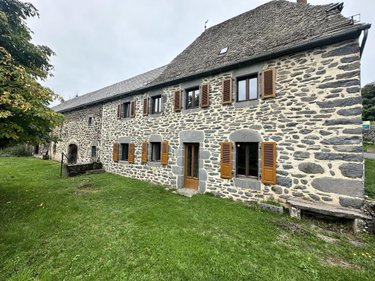 Maison a vendre Paulhac 15430 Cantal 130 m2  148400 euros
