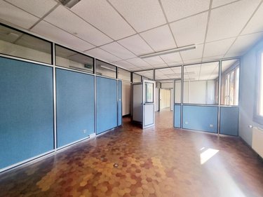 Location fonds et murs commerciaux Fauquembergues 62560 Pas-de-Calais 190 m2  850 euros