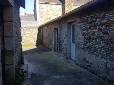 Fonds et murs commerciaux a vendre Gourin 56110 Morbihan 200 m2  131102 euros