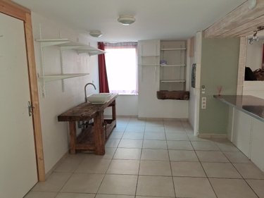 Location fonds et murs commerciaux Tossiat 01250 Ain 48 m2  460 euros