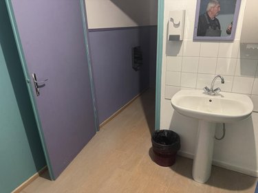 Location fonds et murs commerciaux Cambrai 59400 Nord 700 m2  4500 euros