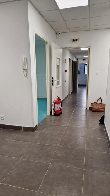 Fonds et murs commerciaux a vendre Morlaix 29600 Finistère 188 m2  292200 euros