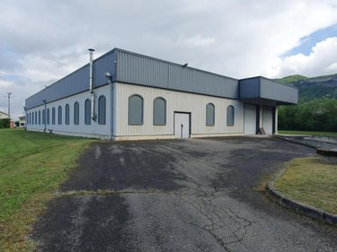 Fonds et murs commerciaux a vendre Serrières-de-Briord 01470 Ain 4187 m2  1860000 euros