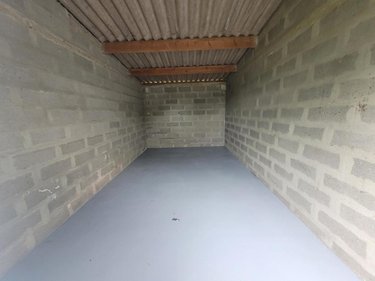 Garage et parking a vendre Précigné 72300 Sarthe 54 m2  9500 euros