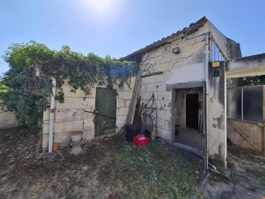 Immeuble a vendre Saintes 17100 Charente-Maritime 174 m2  262300 euros