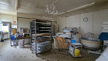 Fonds et murs commerciaux a vendre Saint-Pol-de-Léon 29250 Finistère 286 m2  261500 euros
