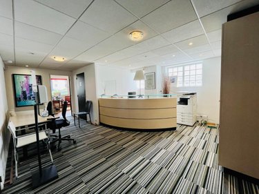 Location fonds et murs commerciaux Rouen 76000 Seine-Maritime 79 m2  2030 euros