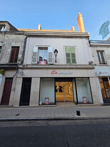 Fonds et murs commerciaux a vendre Montargis 45200 Loiret 336 m2  329600 euros