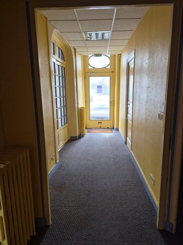 Fonds et murs commerciaux a vendre Laval 53000 Mayenne 75 m2  120520 euros