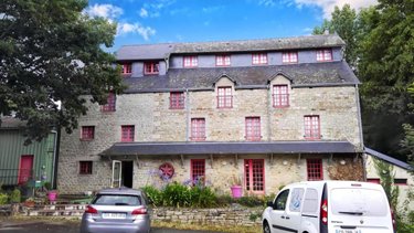 Immeuble a vendre Hémonstoir 22600 Côtes-d'Armor 800 m2  332800 euros