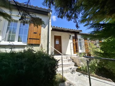 Maison a vendre Saintes 17100 Charente-Maritime 137 m2 6 pièces 314760 euros