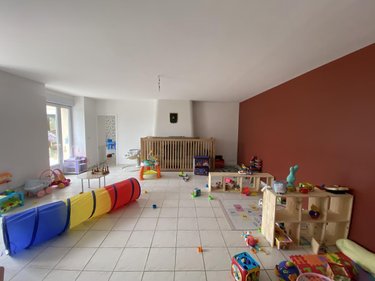 Location maison Bouchamps-lès-Craon 53800 Mayenne 216 m2  750 euros