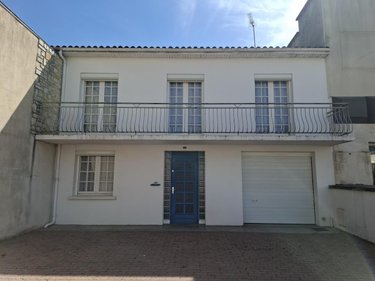 Maison a vendre Saintes 17100 Charente-Maritime 147 m2 8 pièces 374000 euros
