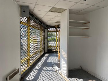 Garage et parking a vendre Port-Louis 56290 Morbihan 367 m2  317200 euros