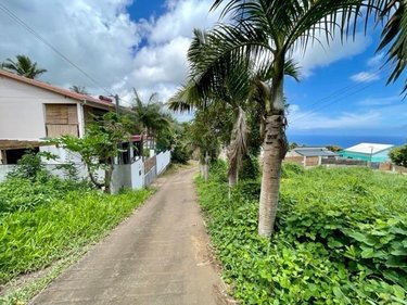 Terrain a batir a vendre Saint-Paul 97460 Réunion 1340 m2  351200 euros