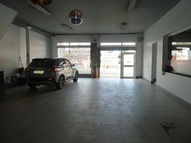 Fonds et murs commerciaux a vendre Caudry 59540 Nord 1100 m2  188640 euros