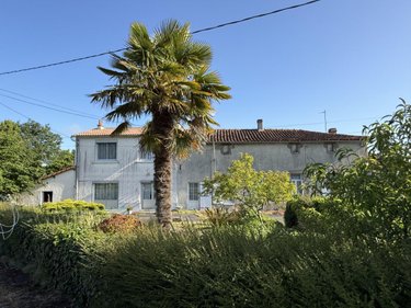Maison a vendre Cholet 49300 Maine-et-Loire 222 m2 9 pièces 230560 euros