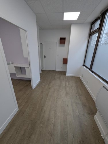 Fonds et murs commerciaux a vendre Chambéry 73000 Savoie 49 m2  182500 euros