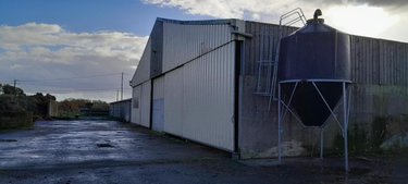 Fonds et murs commerciaux a vendre Saint-Servais 29400 Finistère 1 m2  179350 euros