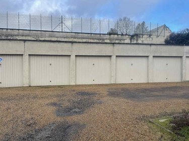 Garage et parking a vendre Saumur 49400 Maine-et-Loire 15 m2  18000 euros