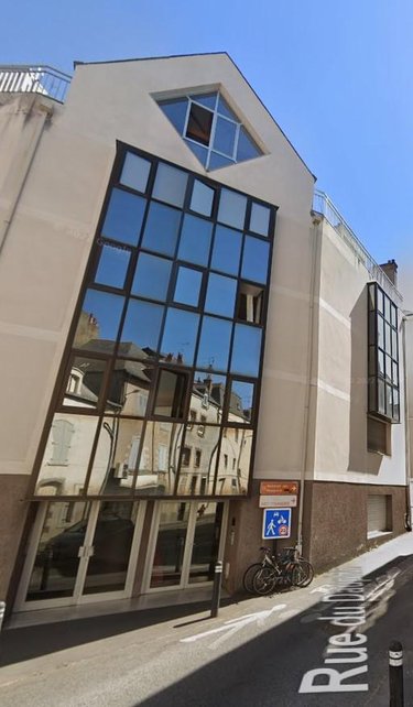 Fonds et murs commerciaux a vendre Laval 53000 Mayenne 85 m2  145550 euros