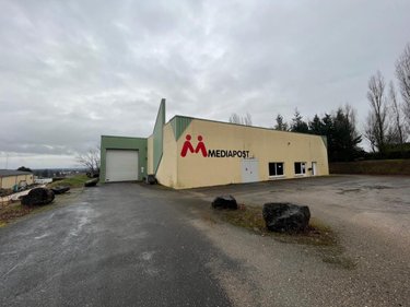 Location fonds et murs commerciaux Dole 39100 Jura 850 m2  2950 euros