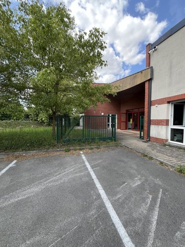 Fonds et murs commerciaux a vendre Laon 02000 Aisne 860 m2  1050000 euros