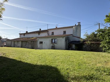 Maison a vendre Cholet 49300 Maine-et-Loire 222 m2 9 pièces 193880 euros