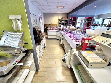 Fonds et murs commerciaux a vendre Essoyes 10360 Aube 270 m2  179000 euros