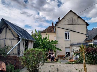 Immeuble a vendre Le Neubourg 27110 Eure 250 m2  365700 euros