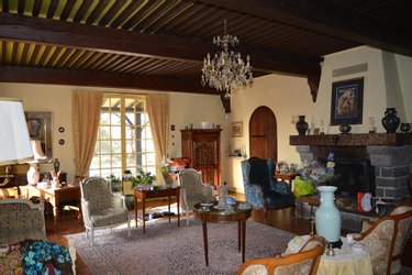 Viager maison Mozac 63200 Puy-de-Dôme 205 m2 9 pièces 70000 euros