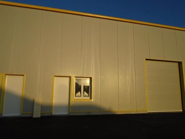 Location fonds et murs commerciaux Mouen 14790 Calvados 150 m2  985 euros