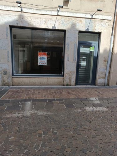 Location fonds et murs commerciaux Bourg-en-Bresse 01000 Ain 80 m2  750 euros