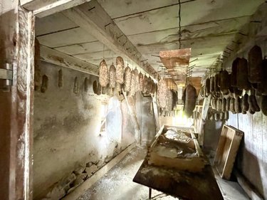 Fonds et murs commerciaux a vendre Lajo 48120 Lozère 342 m2  850000 euros